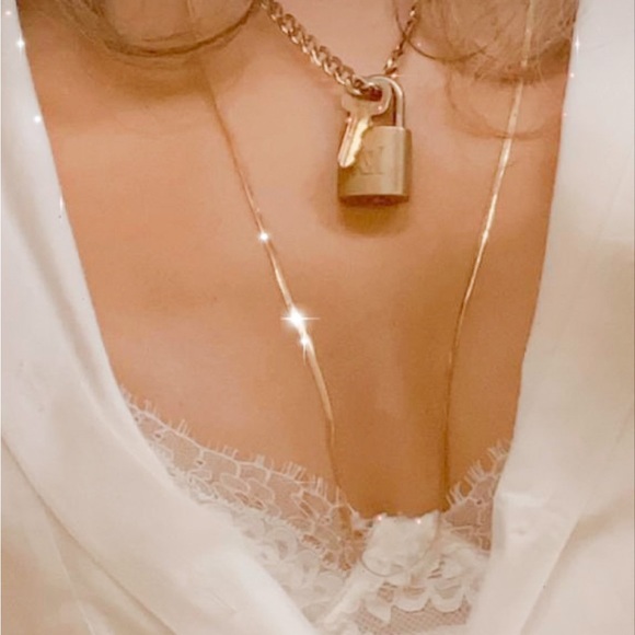 Louis Vuitton gold brass lock and key set necklace #310 Polished ready to wear - Picture 5 of 15